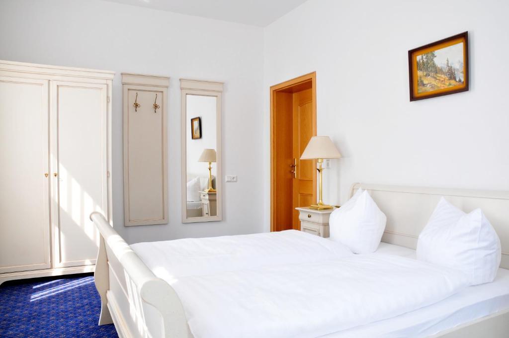 Fuerstenhof Garni Hotel 4*